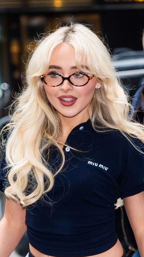 Fake Glasses Outfit, Eyeglasses Inspo Aesthetic, Miumiu Glasses Frames, 2024 Glasses Trends For Women, Eye Glasses Trend For 2024, Eyeglasses Trend 2024, Eyewear 2024 Trend Women, Eyeglasses 2024 Trend Women, Statement Glasses Frames