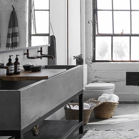 Contemporary Home Offices, Warehouse Windows, Industrial Bathroom Decor, Industrial Bathroom Design, Brick Ideas, Contemporary Loft, Industrial Style Bathroom, Warehouse Home, Loft Bathroom