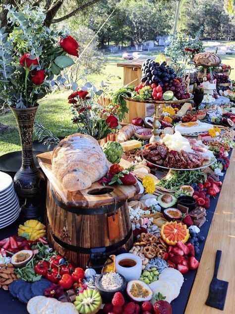 Backyard Bbq Wedding, Charcuterie Board Wedding, Food For Special Event, Wedding Backyard Reception, Reception Food, Charcuterie Inspiration, Bbq Wedding, Wedding Reception Food, Party Food Platters