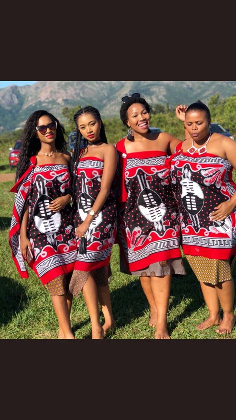 Swazi maidens Swati Traditional Attire Women, Swati Traditional Attire, Swazi Traditional Attire, Latest African Styles, Native Outfits, South African Traditional Dresses, African Traditional Wear, African Wedding Attire, Shweshwe Dresses