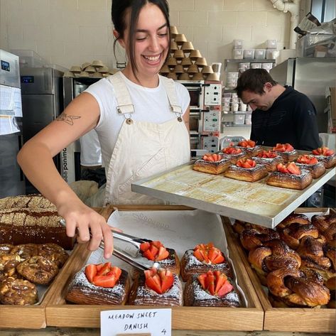 Bakery Platter, Babka Cookies, Bakery Owner Aesthetic, Bakery Shop Aesthetic, Coffee Shop Pastries, Sourdough Babka, Cookies Banana, Sourdough Bakery, Bakery Aesthetic