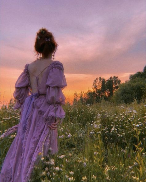 Flowy Princess Dress Aesthetic, Purple Dress Aesthetic, Princess Dress Aesthetic, Faerie Aesthetic, Princesscore Aesthetic, Debut Photoshoot, Camera Tattoo, Grad Photoshoot, Princess Aesthetic