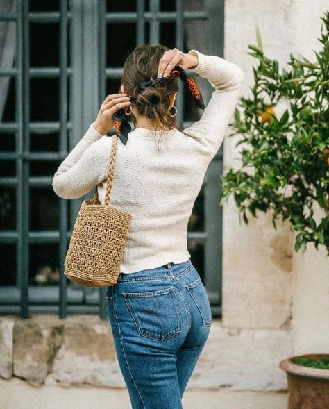 French Girl Hair, Parisian Women, Paris Girl, Jeanne Damas, French Girl Style, Texturizer On Natural Hair, French Hair, French Girls, French Women