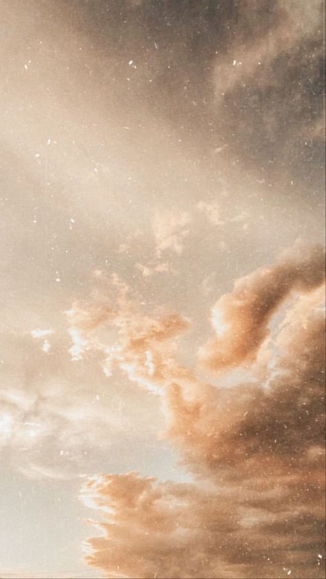 Gold Wallpaper Background, Peach Aesthetic, Clouds Photography, Kunst Inspiration, Neutral Art, Background Images Hd, Sunset Wallpaper, Gold Wallpaper, Aesthetic Photography Nature