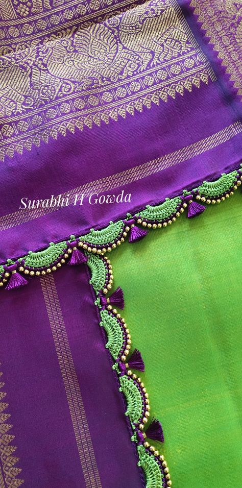 Tassel Saree Designs, Saari Kuchu New Design, Saree Kuchu Designs Latest Simple, Kuchu Designs Saree Latest, Kuchulu For Pattu Sarees, Krosha Kuchu Designs Saree, Bridal Saree Kuchu Designs Latest, Saree Kuchu Designs Latest, Pallu Designs