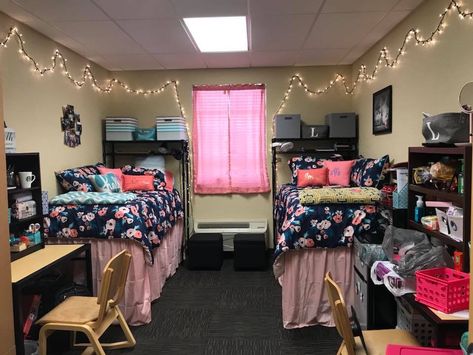 Wingate University dorm Columbia University Dorm, Wingate University, University Dorm Room, College Goals, University Dorm, University Dorms, Columbia University, Grad Party, College Life