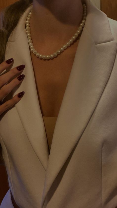 Pearls, white suit, woman, elegant, nails, oldmoney, fashion, vintage, ashetic, girlboss, boss, OOTD, outfit inspiration, school outfit. Pearl Aesthetic Outfit, Elegant Background Classy, Woman With Pearls, Suit With Jeans, Pearl Necklace Aesthetic, Pearl Necklace Outfit, Pearls Aesthetic, Pearl Outfit, Pearl Aesthetic