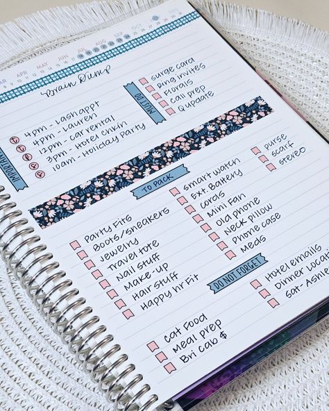 Planner Notes Pages Ideas, Packing List Journal, Common Planner, Handwriting Inspiration, Fan Nails, Bullet Journal Work, Planner Setup, Mom Planner, Planner Essential