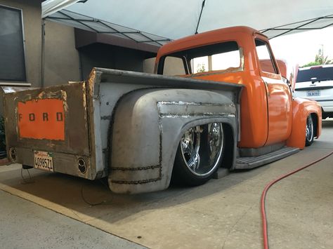 1953 Ford F100 bagged on 24x15 Raceline Smuggler wheels 56 Ford Truck, Rat Rod Trucks, Vintage Pickup Trucks, Old Ford Trucks, Classic Ford Trucks, Future Job, Rat Rods Truck, Classic Pickup Trucks, Ford Pickup Trucks