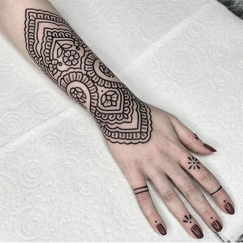 Hand Palm Tattoos, Symmetrical Tattoo, Left Arm Tattoos, Tattoo Samples, Tattoo Uk, Mystical Tattoos, Geometric Sleeve Tattoo, Henna Inspired Tattoos, Girl Back Tattoos