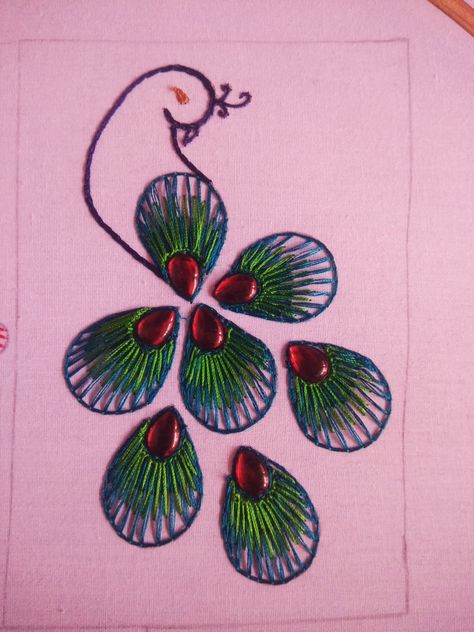 Striped Buttonhole Stitch In Aari, Chamiki Work In Aari, Stripped Button Hole Stitch Image, Shaded Button Hole Stitch Design, Peacock Drawing Images, Peacock Drawing Simple, Button Hole Stitch, Dog Drawing Simple, Simple Motif