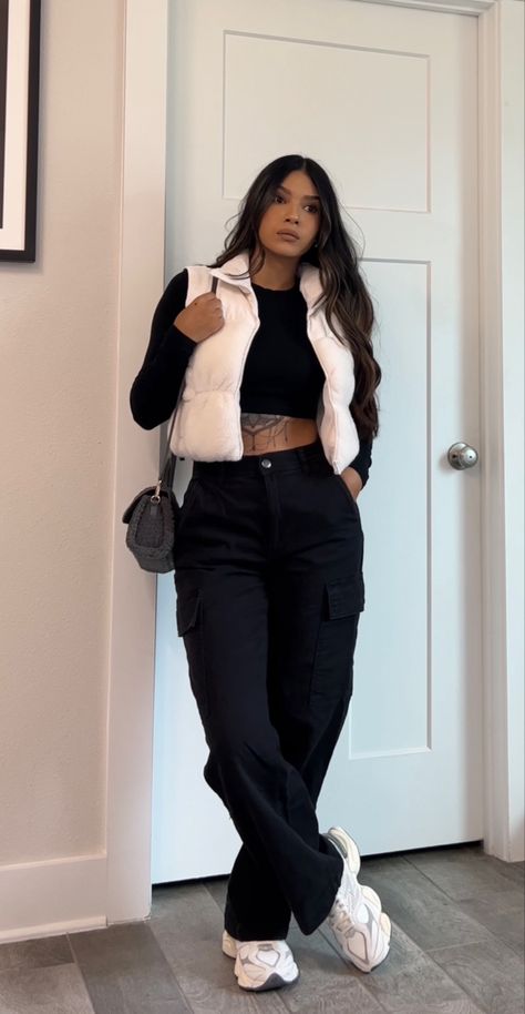 Cute Outfits For Cargo Pants, Casual Outfit Aesthetics, Puffer Vest And Cargo Pants Outfit, New Balance With Cargo Pants, Outfit With Chunky Sneakers, Long Hair Outfits Casual, Vest Long Sleeve Outfits, Outfits For Philadelphia, Seattle Date Night Outfit