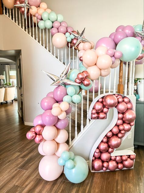 Balloon garland decorations balloon garland inspiration balloon garland for stairs balloon mosaic number Balloon Garland For Staircase, Ballon Garland Staircase, Balloon Stairs Decoration, Balloon Arch On Staircase, Stairs Balloon Garland, Balloon Arch Staircase, Staircase Birthday Decorations, Banister Balloon Garland, Staircase Balloon Decoration