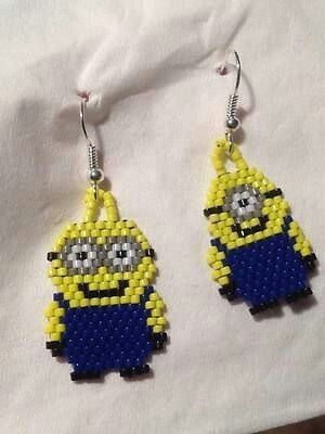 Minion Pattern, Earrings Handmade Beaded, Stitch Earrings, Brick Stitch Earrings, Brick Stitch Pattern, Seed Bead Patterns, Beaded Crafts, Beaded Animals, Beaded Jewelry Patterns