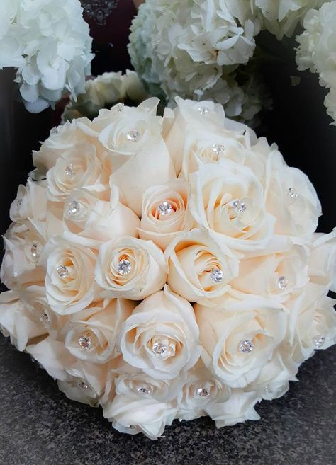 Bridal bouquet #putwedding2016 Bling Bouquet With Flowers, Bling Bridal Bouquet, Bride Flower Bouquet Elegant, Bridal Rose Bouquet, Simple Wedding Bouquets, Ivory Bridesmaid Dresses, Rose Bridal Bouquet, Bridal Roses, Bridal Bouquet Flowers