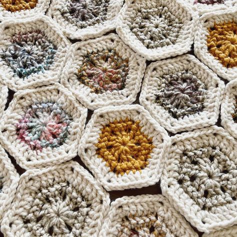 Crochet Honeycomb, Honeycomb Blanket, Quilted Baby Blanket, Crochet Hexagon, Thick Yarn, Honeycomb Pattern, Lion Brand, Crochet Squares, Blanket Pattern