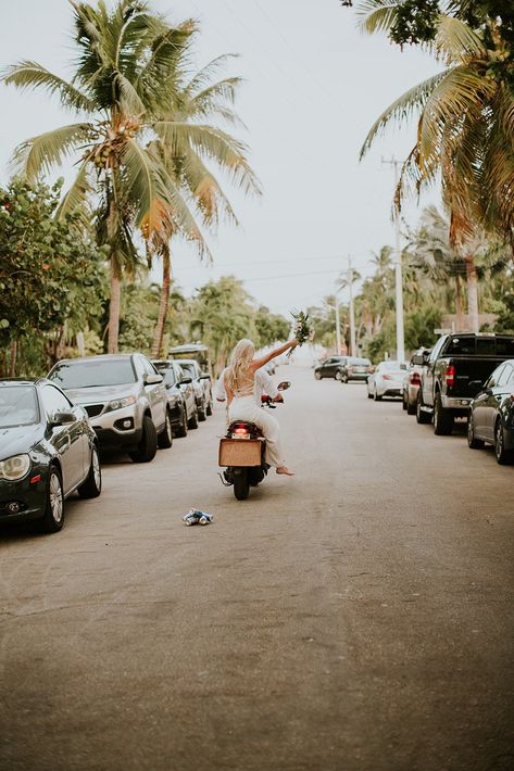 Key West Florida Beaches, Key West Florida Hotels, Key West Summer, Boho Tropical Wedding, Wedding By The Beach, Key West Beaches, Riverside Weddings, Florida Keys Wedding, Boho Tropical