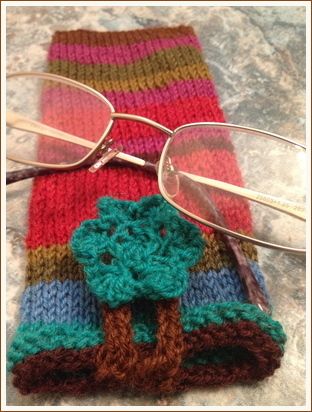 Crochet Glasses Case Free Pattern, Reading Glasses Case Pattern, Crocheted Glasses Case, Knit Glasses Case, Crochet Pattern Glasses Case, Cute Eyeglasses, Knit Sunglasses Case, Crocheting Accessories, Eyeglass Cases Pattern