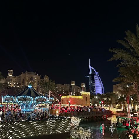 30 days of my favourite places in Dubai 🇦🇪 Day 8: Souk Madinat, Jumeirah This place is like a market with everything you need to experience Dubai. There is a number of restaurants, shops, stalls, everything. You can even take the water abra to some of the shops and restaurants which defo adds to the experience. They even have their very own version of the Christmas markets but with 30°C weather ☀️ #soukmadinat #dubai #jumeirah Places In Dubai, Dubai Jumeirah, Madinat Jumeirah, Christmas Markets, Christmas Market, Summer 2024, In Dubai, The Christmas, My Favourite