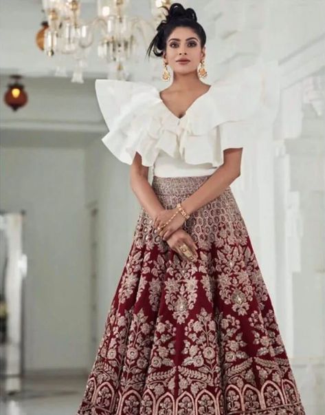 Maroon Bridal Lehengas That You Should Consider For Your D-Day Couture Lehenga, Maroon Bridal Lehenga, Lehenga Color Combinations, New Dress Pattern, Reuse Ideas, Latest Bridal Lehenga, Lehnga Dress, Lehenga Blouse Designs, Indian Bridal Lehenga