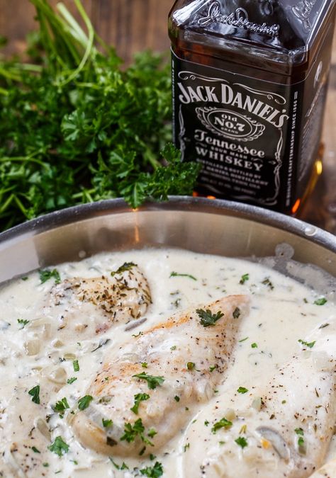 Chicken in Jack Daniels Cream Sauce ♥ Spicy Southern Kitchen Jack Daniels Chicken, Jack Daniels Recipes, Whiskey Cream, Southern Kitchen, Low Carb Zucchini, Jack Daniel, Cook Chicken Breast, Homestead Survival, Poultry Recipes