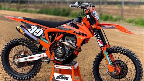 Every KTM racer wants to build the ultimate KTM 250SXF — few will ever reach this level of perfection Ktm 250 Dirt Bike, 250 Dirt Bike, Supermoto Bikes, Ktm Dirt Bikes, Ktm Supermoto, Motocross Action, Ktm Motocross, Ktm 250 Exc, Moto Scrambler