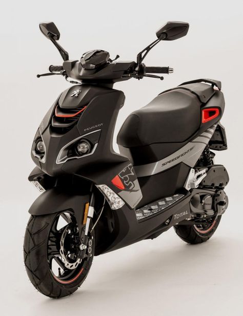 Yamaha Scooter, Small Motorcycles, Scooter 50cc, Scooter Custom, Best Electric Scooter, Best Scooter, Scooter Design, Scooter Bike, Peugeot 2008