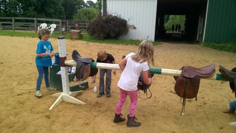 An Unmounted Horsemanship Lesson for Beginners. Not all horsemanship is learned while riding! Just as much is learned in the barn and on the ground. Here is another unmounted horsemanship lesson for instructors, camp, or 4H organizers to use for their groups. Equine Therapy Activities, Laughing Horse, Riding Ideas, Camping Crafts For Kids, Pony Games, Horse Lessons, Riding School, Equine Therapy, Horse Games