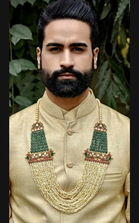 Groom Jewellery, Egyptian Inspired Jewelry, Men Jewellery, Rani Haar, Asian Jewelry, Pearl Necklace Designs, Diamond Necklace Designs, Beaded Necklace Designs, Bridal Diamond Jewellery