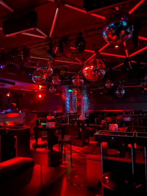 Club Wallpaper Night, Secret Club Aesthetic, Disco Club Aesthetic, Club Asethic Picture, Night Club Wallpaper, Underground Club Aesthetic, Luxury Night Club Interior Design, Night Club Aesthetic Dark, 90s Club Aesthetic