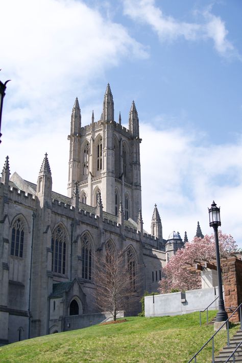 Trinity College’s landmark chapel. Completed in 1933 , this chapel is now nondenominational. Picture taken from the lower Long Walk. Trinity College Cambridge Aesthetic, Trinity College Dublin Dorm, Trinity College Aesthetic, Trinity College Hartford, Trinity College Cambridge, Trinity College Dublin Aesthetic, Trinity College Connecticut, Revision Motivation, People Collage