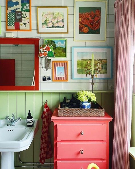 Small Colorful Bathroom, Girly House Decor, Girly House, Bright Home Decor, House Decor Ideas, Wall Of Art, Feminine Decor, All Colour, Butcher Block Countertops