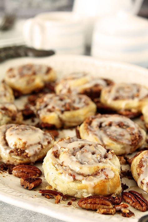 Enjoy these Puff Pastry Pecan Sticky Buns with Maple Bourbon Glaze in no time at all...the puff pastry makes them SO simple! Pecan Puff Pastry, Puff Pastry Rolls, Maple Bourbon Glaze, Pastry Rolls, Pecan Sticky Buns, Bourbon Glaze, Maple Bourbon, Homemade Muffins, Sticky Buns