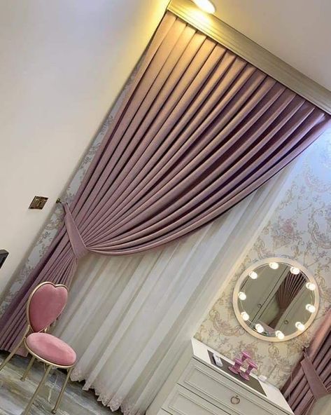 Curtain Designs Living Room, Cortina Wave, Bedroom Floor Tiles, Latest Curtain Designs, Curtain Designs For Bedroom, Window Curtain Designs, Classroom Wall Decor, Curtain Styles, Plain Curtains