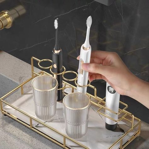 Power Toothbrush Storage, Bathroom Sink Toothbrush Storage, Tooth Brush Organization Ideas, Toothpaste Storage Ideas, Tooth Brush Holder Ideas, Toothbrush Holder Ideas, Dental Organization, Bathroom Toothbrush Organization, Electric Toothbrush Storage