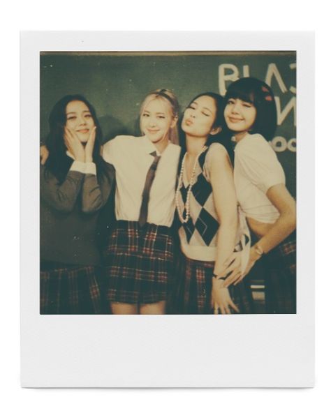 Blackpink Ot4 Polaroid, Blackpink Polaroid, Pink Film, Film Polaroid, Retro Pictures, Jennie Jisoo, Polaroid Pictures, Polaroid Photos, Film Strip