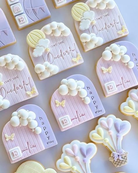 Balloon Bow, Stamp Signature, Cloud Cookies, Pastel Party, Baby Favors, Dessert Candles, Fondant Cookies, Baby Cookies, Butterfly Theme