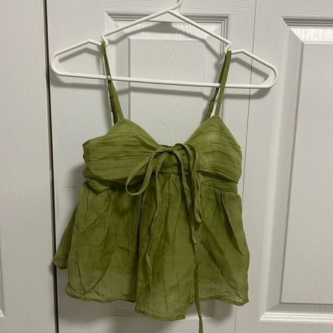 Never Worn Green Top Aesthetic, Coco Calypso, Hippie Aesthetic Outfit, Top With Flowy Sleeves, Summer Thrift, Hippie Tank Tops, Sunset Girl, Khaki Tops, Disney Outfit