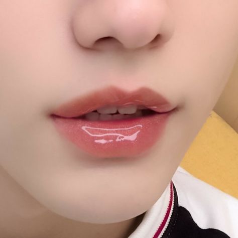 Lips Claim, Soobin Lips, Mouth Anatomy, Old Faces, I'm A Simp, Smile Face, Face Claims, Pose Reference, Maquillaje De Ojos