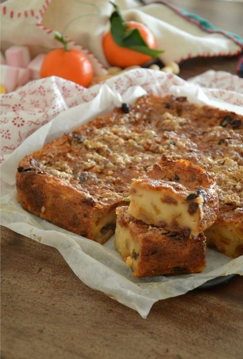 La ricetta della pinza veneziana, uno dei dolci più antichi della tradizione veneziana, molto rustico e sostanzioso. Parkin Recipes, Italy Food, Italian Cookies, Elegant Cakes, Italian Desserts, Eat Dessert First, Eat Dessert, Polenta, Burritos