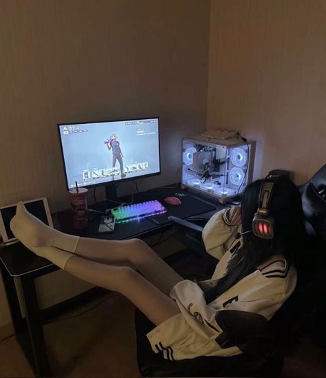 Gaming Aesthetic Girl, Gamer Girl Aesthetic, Fireworks Pictures, Gaming Room Setup, Teen Life Hacks, Aesthetic People, Pc Setup, Teen Life, Japanese Aesthetic