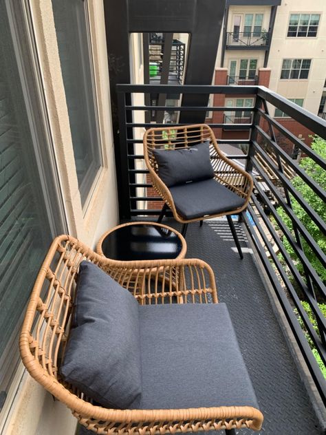 Balcony Furniture Apartment, Monaco House, Outdoor Bistro Set Patio, Small Patio Decor, Small Outdoor Patios, Furniture Rattan, Outdoor Space Design, Backyard Balcony, Outdoor Bistro