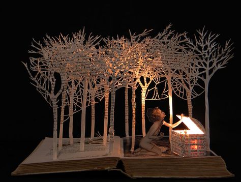 Old Books Turned Into Fairytale Sculptures By Su Blackwell Repurposed Art, Altered Book Art, Portfolio Book, Fairy Tale Books, Book Sculpture, Up Book, Pop Up Book, Harvest Moon, Art Installation