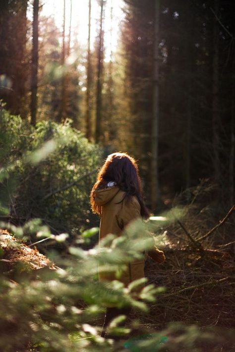 Portret Feminin, Nature Photoshoot, Shotting Photo, Foto Tips, Forest Photography, Shooting Photo, Autumn Photography, Photography Inspo, Aesthetic Photo