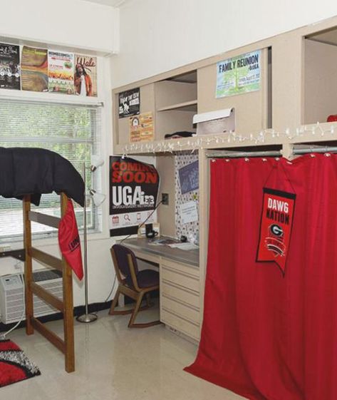 The Ultimate Guide To Dorms At UGA - Society19 Uga Dorm Room, Uga Housing, Uga Dorm, Dorm Room Layouts, University Housing, Student Affairs, Hall Room, Dorm Organization, Dorm Room Organization