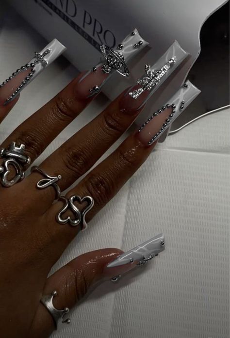 Nail Inspo For Concert, Silver And Purple Acrylic Nails, Purple And Silver Nails Acrylic, Light Purple And Silver Nails Acrylic, Grey Nails Design, Silver Dramatic Nails, Purple Silver Black Nails, Purple And Silver Nails, Burgundy Acrylic Nails