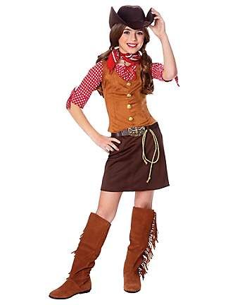 The Cowgirl costume usually contains a black hair wig, a tan cowboy hat, a yellow shirt, a red bandana, blue pants, and brown cowboy boots. It is usually a costume that girls would wear. Boys usually wear the cowboy costume. Girls Cowgirl Costume, Girl Costume Ideas, Cowgirl Dress Up, West Girl, Wild West Outfits, Cowgirl Halloween Costumes, Western Cowgirl Outfits, West Outfit, Cowgirl Halloween Costume