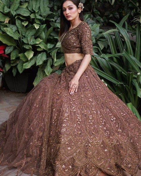 15 Shades Of Brown For Your Bridal Look That We Are Loving! Lahanga Design Latest Wedding, Engagement Lehangas, Lengha Designs Latest, Lehanga Designs Latest For Wedding, Engagement Lehenga Indian, Lahanga Design Latest, Monochrome Lehenga, Lehenga For Engagement, Engagement Dress For Bride