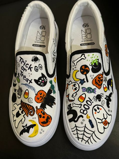 Halloween hand painted shoes! Fun and stylish for the spooky season! Hand Painted Shoes Ideas, Painted Shoes Ideas, Hand Painted Toms, Shoe Painting, Painted Shoes Diy, Halloween Jokes, Custom Painted Shoes, Western Shoes, Skater Shoes