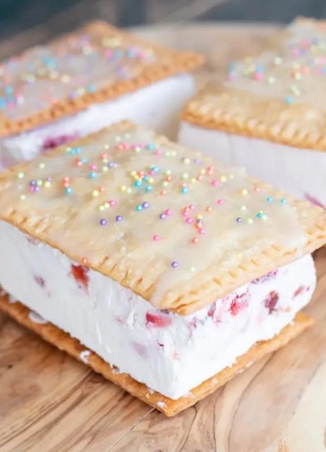 24 Best Homemade Pop-Tart Recipes - Parade Homemade Pop Tarts Recipe, Chocolate Pop Tarts, Ice Cream Sandwich Recipe, Poptart Recipe, Ice Cream Sandwiches Recipe, Ice Cream Sandwich Cake, Fashion Outfits Dresses, Pop Tart, Tart Dessert